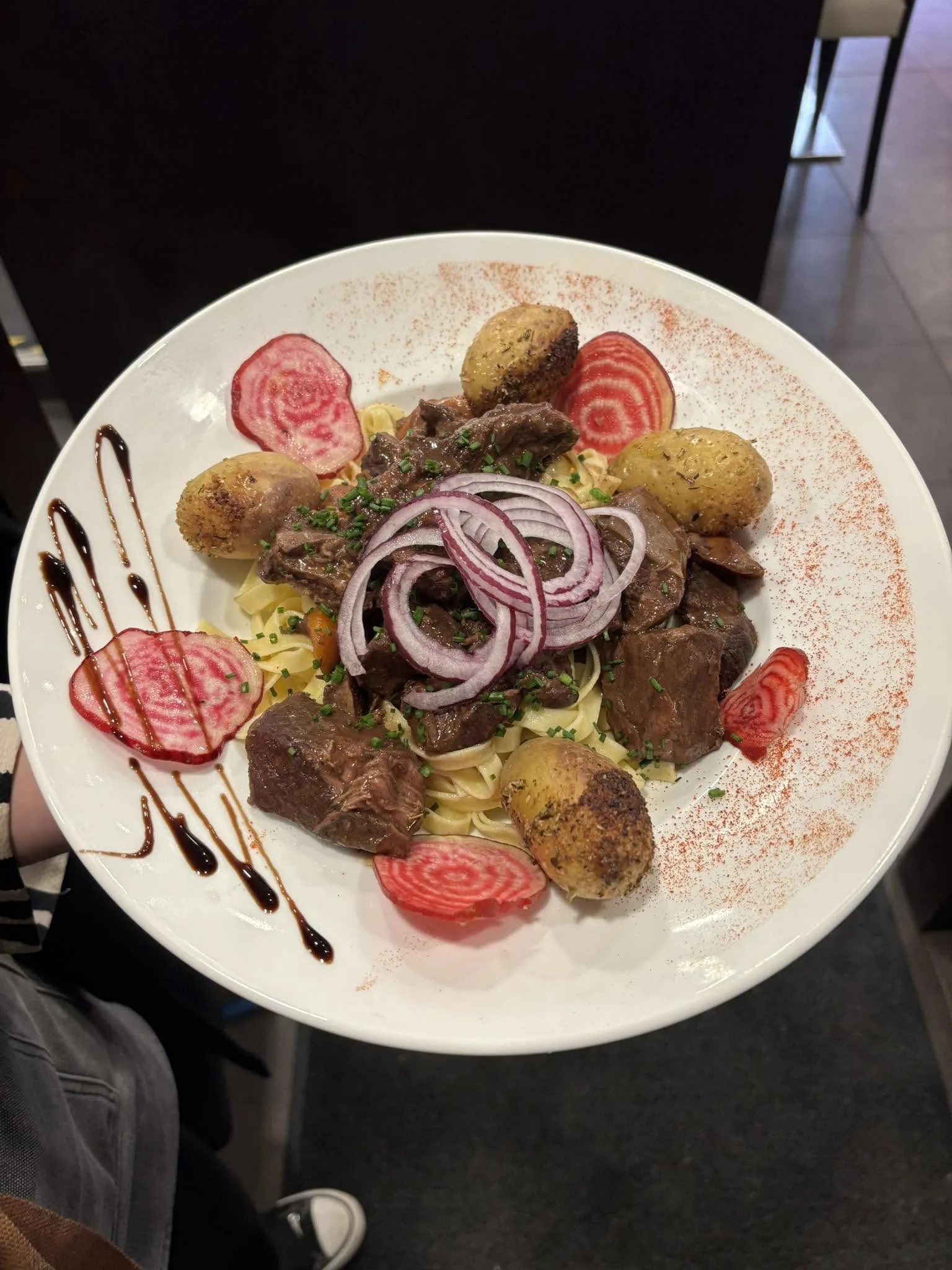 Joues de bœuf braisées, tagliatelles fraîches